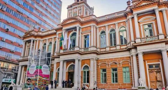 Concurso Público Porto Alegre 2026: Cadastro Reserva para Professores oferece até R$ 6.327,42