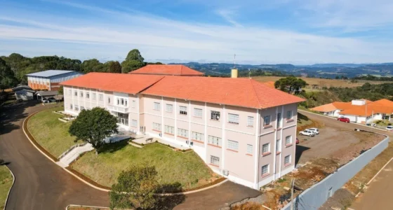 Iomerê SC abre seletivo para professores com salários de até R$ 4.045