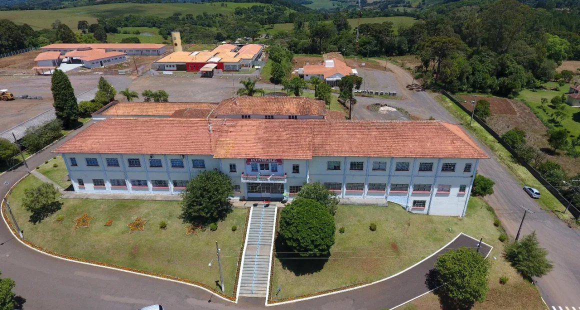 Concurso Iomerê (SC) 2026: Vagas em Educação e Saúde