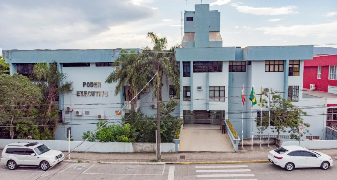 Concurso Bombinhas (SC): Cadastro Reserva em Cultura com Salários até R$ 4,1 Mil