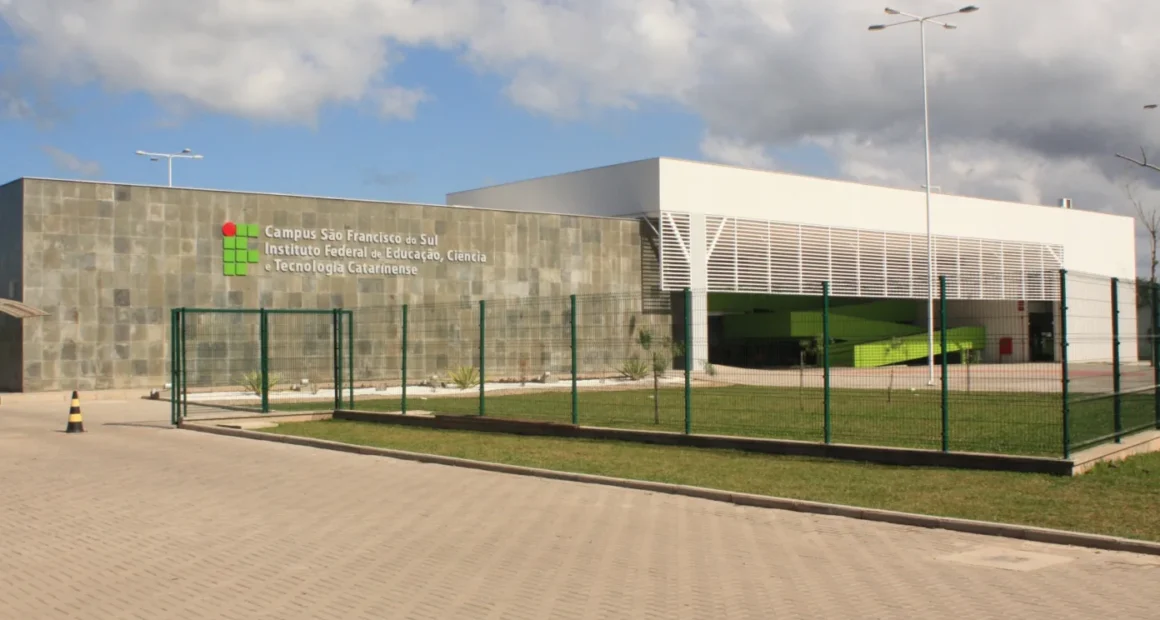 Professor de Matemática: IFC abre vaga em São Francisco do Sul (SC)