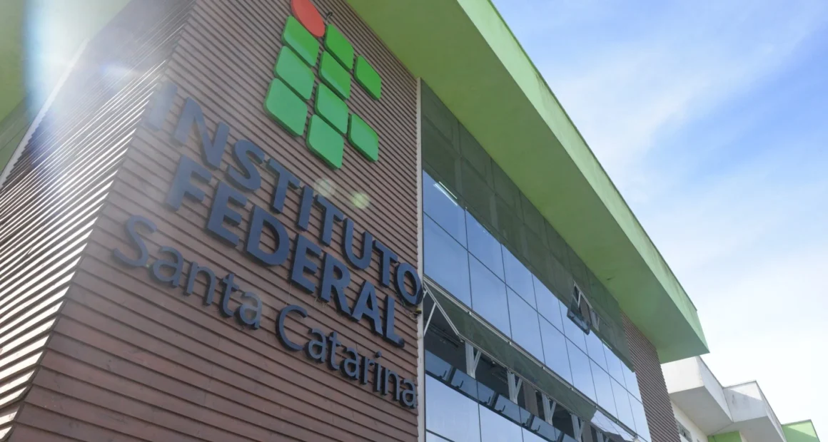 Concurso IFSC 2026: 65 vagas para técnicos e professores em SC