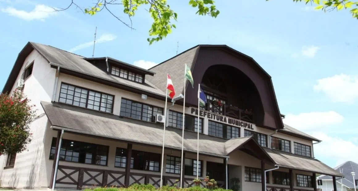 Rio Negrinho (SC) abre seleção para Psiquiatra com salário de R$ 18,5 mil