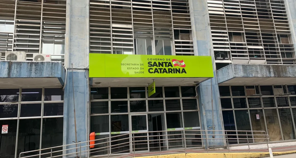 SES SC: Processo Seletivo com 13 vagas e salários de até R$ 10,5 mil