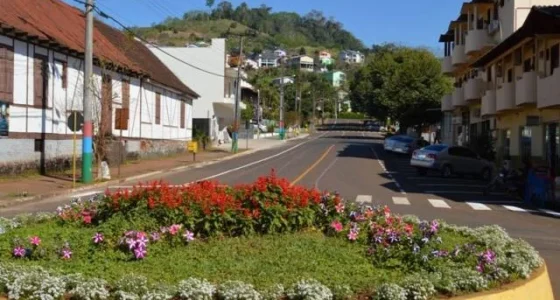 Concurso Mondaí (SC) 2026: Salários até R$ 10,2 mil