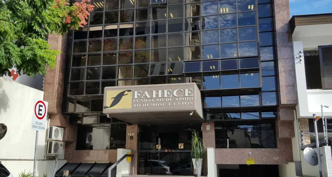 FAHECE abre 4 vagas em Florianópolis (SC) com salários até R$ 4.546