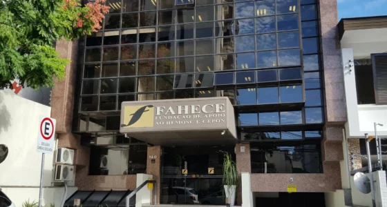 FAHECE abre 4 vagas em Florianópolis (SC) com salários até R$ 4.546