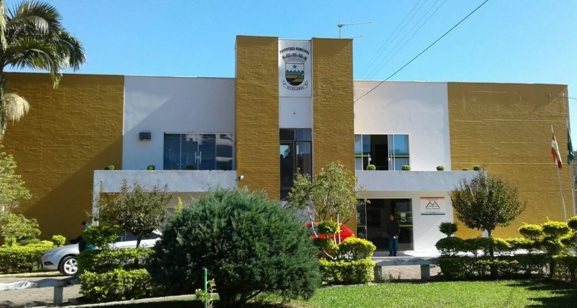 Petrolândia (SC): Processo Seletivo com Salários até R$ 4,2 mil