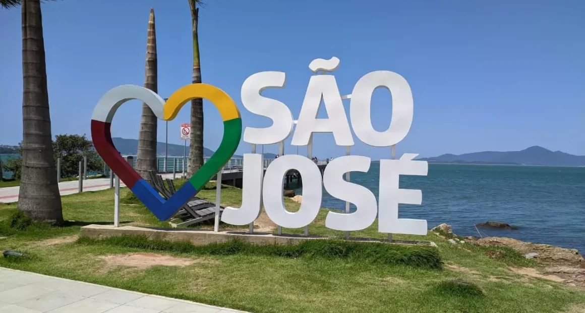 Concurso São José (SC): Edital Educação com Salários até R$ 5.355