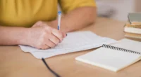 Guarapuava (PR) abre 40 vagas para Professor com salários de R$ 2.509,80
