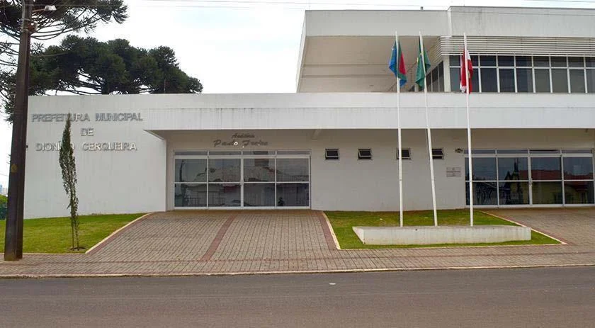 Concurso Dionísio Cerqueira (SC): Cadastro de Reserva em Diversas Áreas