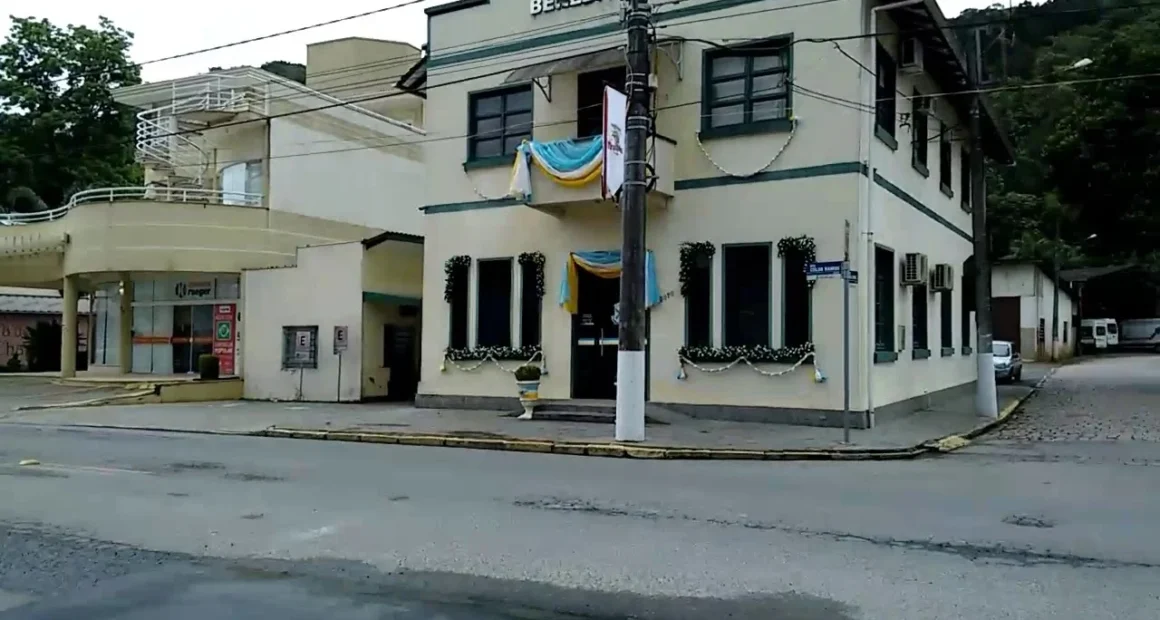 Concursos Benedito Novo (SC): Salários até R$ 20,1 mil