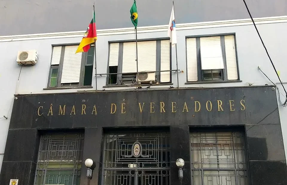 Concurso Câmara de Bagé (RS): Edital Aberto com Salários até R$ 3,8 mil