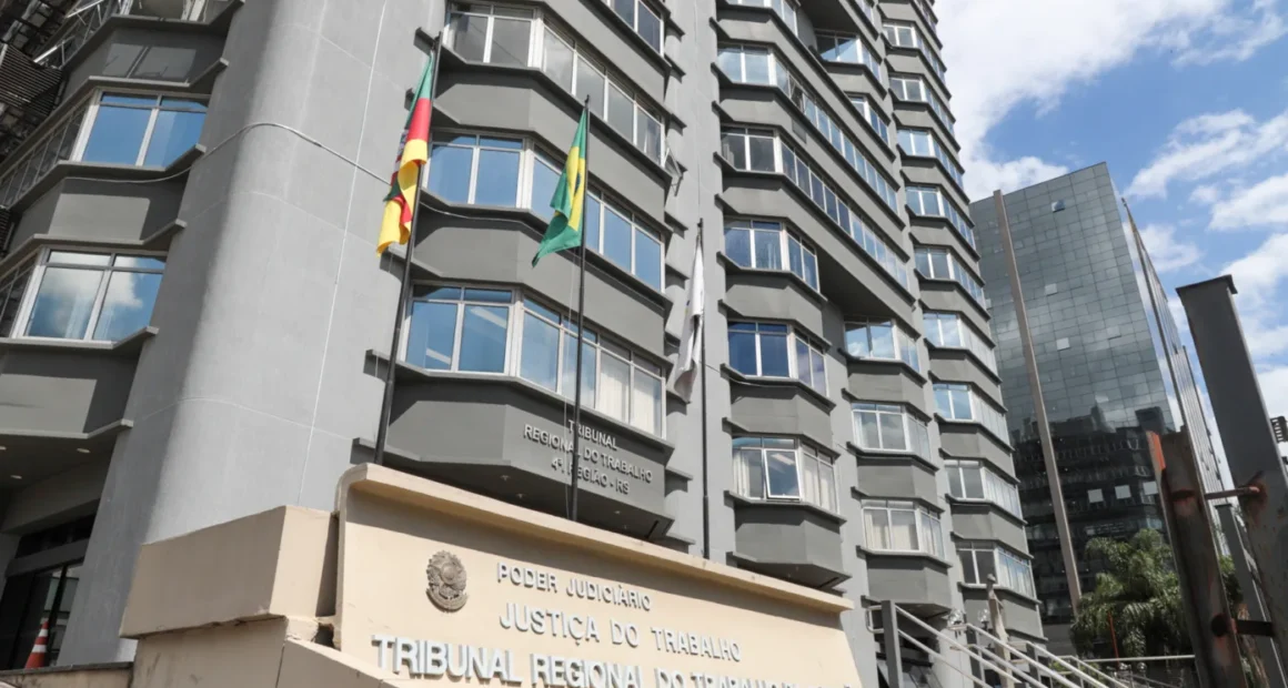 Concurso TRT-4 (RS): Cadastro de Reserva com Salários de até R$ 16 mil