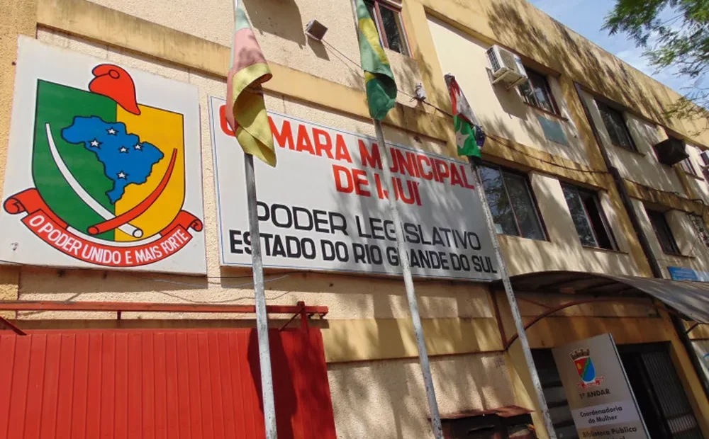 Concurso Câmara de Ijuí (RS) abre vaga para Auxiliar Legislativo com salário de R$ 3,1 mil
